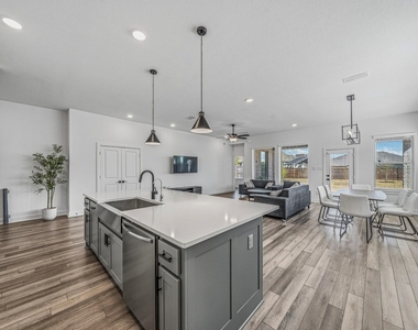 7415 Denali Drive - Photo Thumbnail 10