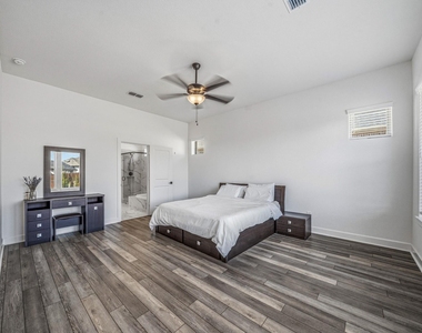 7415 Denali Drive - Photo Thumbnail 16