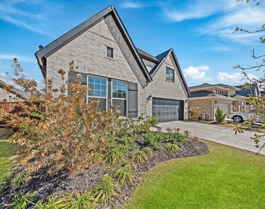 7415 Denali Drive - Photo Thumbnail 3