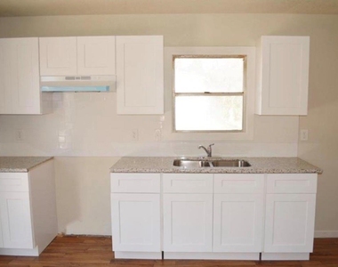 4839 Ventura Lane - Photo Thumbnail 6