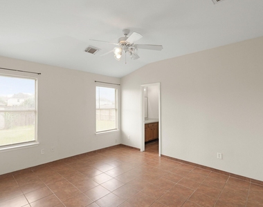 1907 Wooded Acres Drive - Photo Thumbnail 8