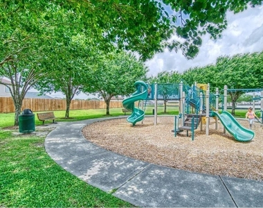 1907 Wooded Acres Drive - Photo Thumbnail 18