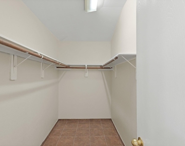1907 Wooded Acres Drive - Photo Thumbnail 11