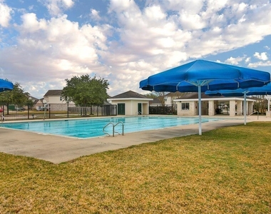 1907 Wooded Acres Drive - Photo Thumbnail 21