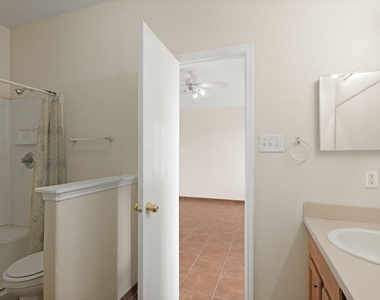 1907 Wooded Acres Drive - Photo Thumbnail 9