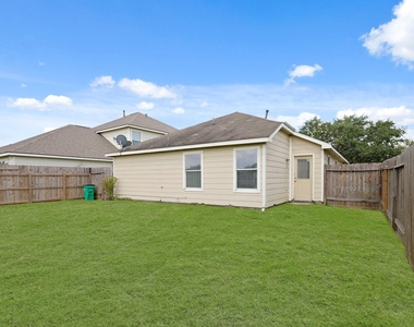 1907 Wooded Acres Drive - Photo Thumbnail 16