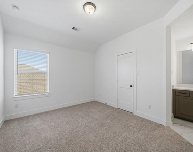 7422 Netherfield Lane - Photo Thumbnail 18