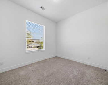 7422 Netherfield Lane - Photo Thumbnail 13