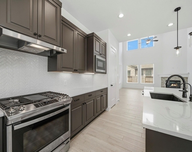 7422 Netherfield Lane - Photo Thumbnail 5