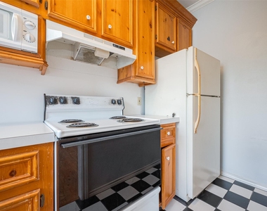 1111 Banks Street - Photo Thumbnail 14