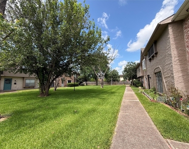 7214 Crownwest Street - Photo Thumbnail 18