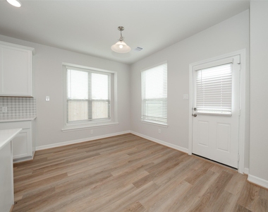 8231 Red Shinner Way - Photo Thumbnail 32