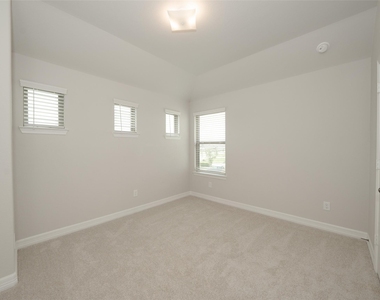 8231 Red Shinner Way - Photo Thumbnail 17