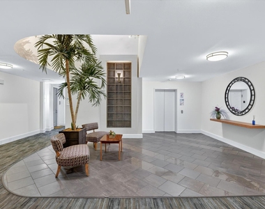 300 St Joseph Parkway - Photo Thumbnail 16