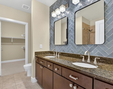 300 St Joseph Parkway - Photo Thumbnail 8
