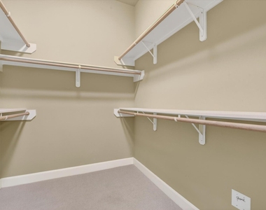 300 St Joseph Parkway - Photo Thumbnail 10