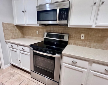 9 N Deerfoot Circle - Photo Thumbnail 5