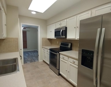 9 N Deerfoot Circle - Photo Thumbnail 1