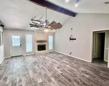 9 N Deerfoot Circle - Photo Thumbnail 2