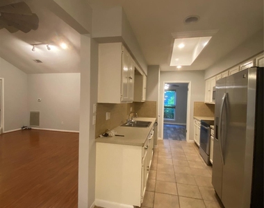 9 N Deerfoot Circle - Photo Thumbnail 6