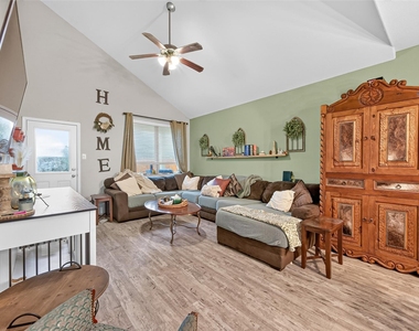 2314 Fallen Willow Court - Photo Thumbnail 5