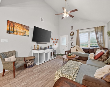 2314 Fallen Willow Court - Photo Thumbnail 6