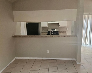 10111 Wild Hollow Lane - Photo Thumbnail 6