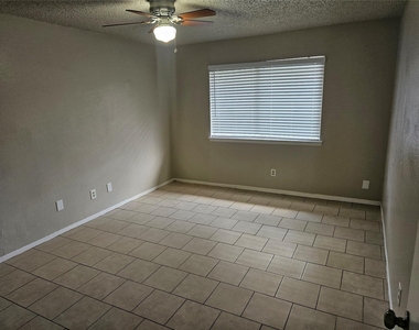 10111 Wild Hollow Lane - Photo Thumbnail 3