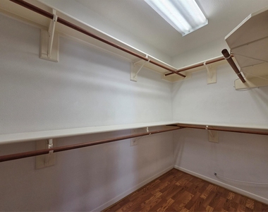 6903 Springcrest Court - Photo Thumbnail 15