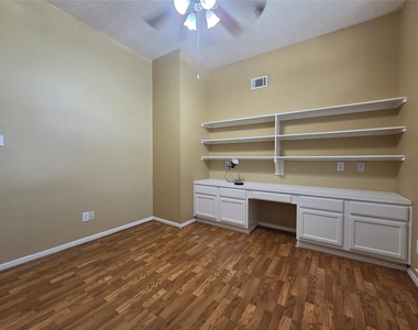 6903 Springcrest Court - Photo Thumbnail 22
