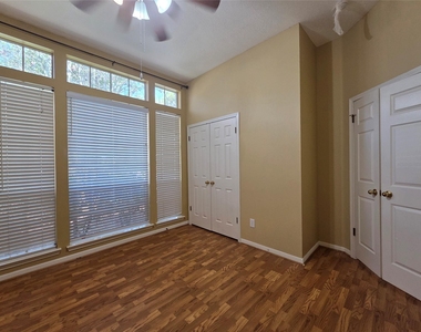 6903 Springcrest Court - Photo Thumbnail 20