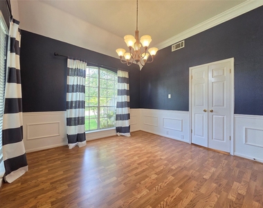 6903 Springcrest Court - Photo Thumbnail 10