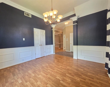 6903 Springcrest Court - Photo Thumbnail 11