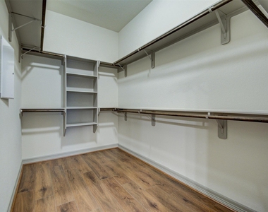 5941 Kansas Street - Photo Thumbnail 15