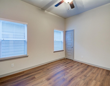 5941 Kansas Street - Photo Thumbnail 14