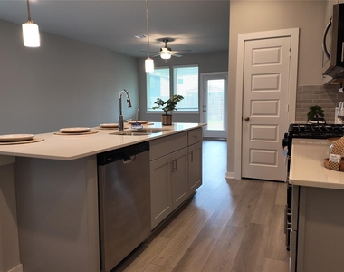 16817 Harvest Grove Lane - Photo Thumbnail 3
