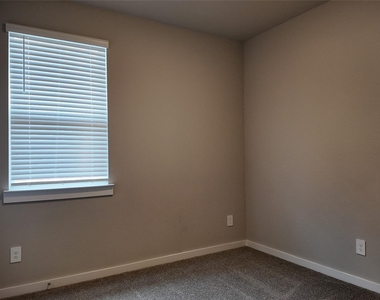 16817 Harvest Grove Lane - Photo Thumbnail 8