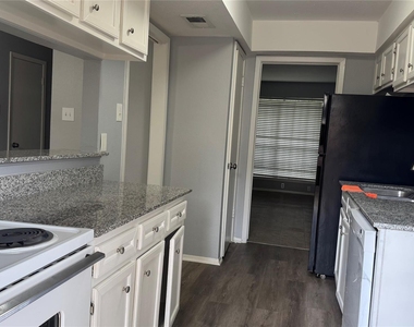 7925 Grove Ridge Drive - Photo Thumbnail 7