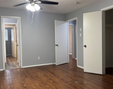 7925 Grove Ridge Drive - Photo Thumbnail 19