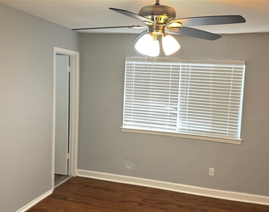 7925 Grove Ridge Drive - Photo Thumbnail 21