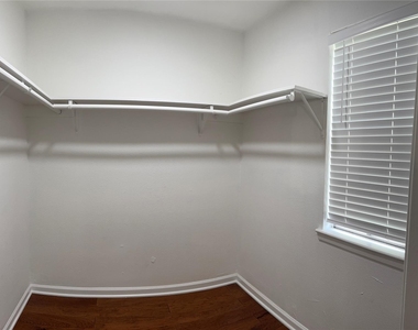 7925 Grove Ridge Drive - Photo Thumbnail 23