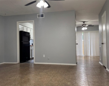 7925 Grove Ridge Drive - Photo Thumbnail 12