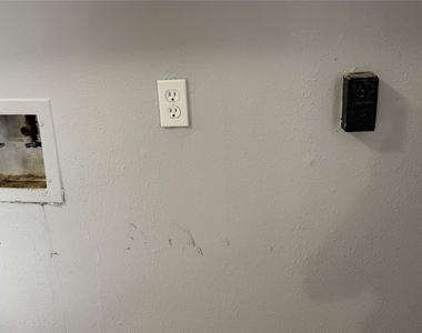 7925 Grove Ridge Drive - Photo Thumbnail 9