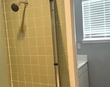 7925 Grove Ridge Drive - Photo Thumbnail 16