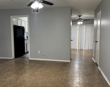 7925 Grove Ridge Drive - Photo Thumbnail 11