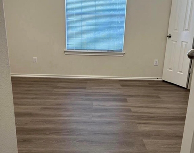 12430 Oriole Lake Way - Photo Thumbnail 10