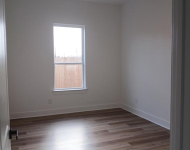 1132 Long Leaf Pine Street - Photo Thumbnail 6