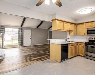 4305 Fairway Street - Photo Thumbnail 7