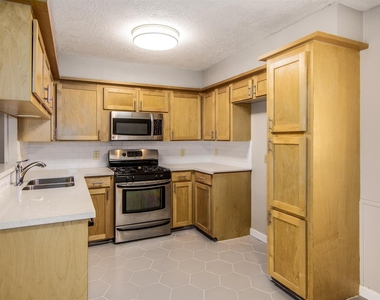 4305 Fairway Street - Photo Thumbnail 9