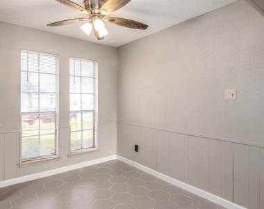 4305 Fairway Street - Photo Thumbnail 5
